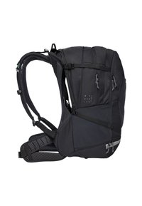 Zaino nero con spallacci regolabili, imbottitura in rete, molteplici tasche con zip e pannelli testurizzati per la ventilazione. Presenta il logo del riciclo.