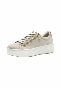 Sneaker in pelle grigia chiara con suola piatta bianca, chiusura con lacci argento e dettaglio con zip laterale. Texture liscia con accenti minimi.