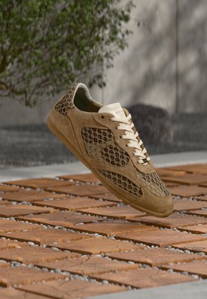 Nubikk RILEY MORGAN - Sportcipő - oak