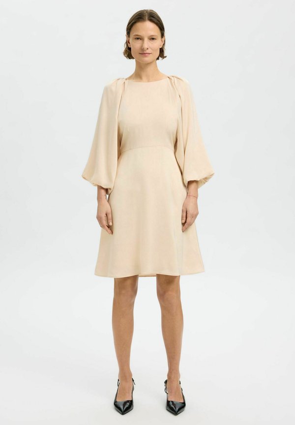 MINI RÜCKENFREIES - Freizeitkleid - sandshell