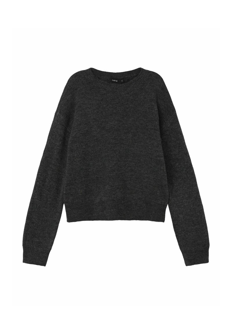 Pull en maille gris foncé avec un col rond, des manches longues et un ourlet côtelé ; présente une texture douce sans motifs ni accents métalliques.