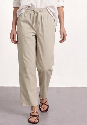 Street One, STRAIGHT LEG PANTS WITH TURN-UP-DETAIL - Pantalon classique - clay sand