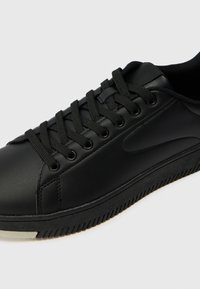 Pier One UNISEX - Trainers - black