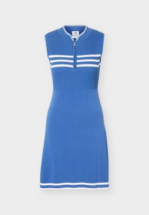 Modré pletené šaty bez rukávov s rebrovanou hornou časťou, bielymi vodorovnými pruhmi cez hruď a lem a krátkym predným zipsom na golieri.