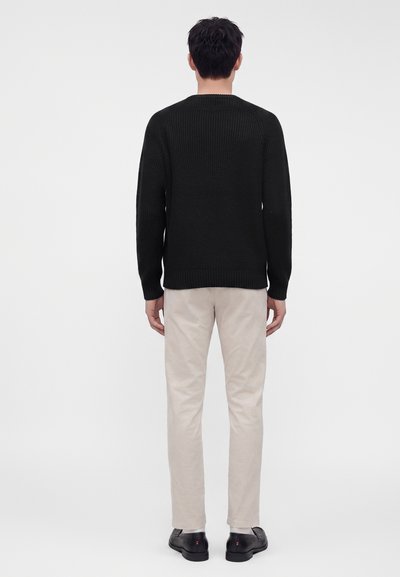 J.LINDEBERG HALLOW CREW NECK - Pullover - black