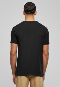Urban Classics FITTED STRECH TEE - Basic póló - black