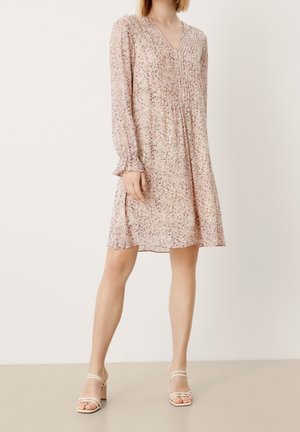 s.Oliver BLACK LABEL, Robe de jour - coral