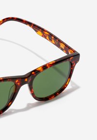 Hawkers NR 35 - Aurinkolasit - brown