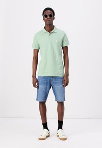 Abercrombie & Fitch Icon Don't Sweat It Polo - Polotričko - basil