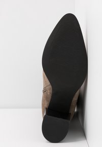 Bullboxer Bottes à talons hauts - brown