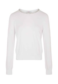 Suéter blanco de manga larga, con escote redondo adornado con detalles de perlas, y un dobladillo ajustado en la parte inferior. Textura suave y diseño simple.