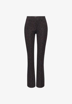 Pantalons à imprimé léopard de couleur marron foncé, munis d'une taille près du corps, d'une jambe évasée, avec des détails de couture subtils et une fermeture à bouton.