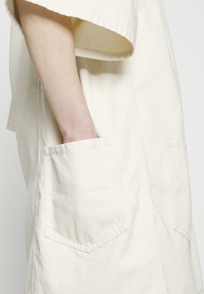 Mother of Pearl MINI DRESS  - Džinsa auduma kleita - ecru