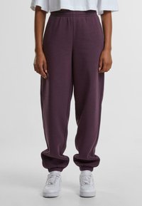 Urban Classics FLUFFY - Joggebukse - plumpurple