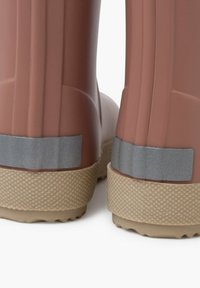 Thumbnail Image 6
