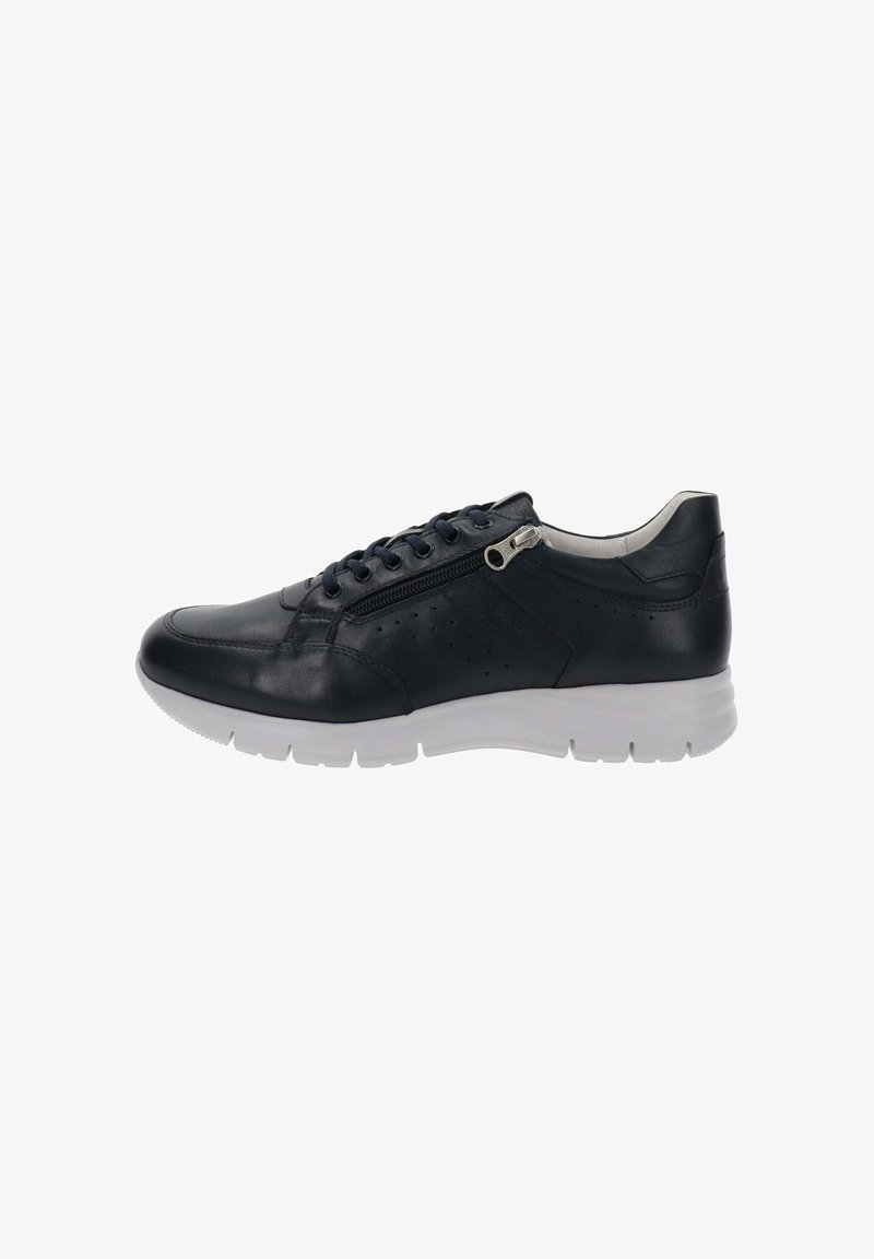 Baskets en cuir noir avec fermeture éclair latérale, lacets noirs et semelle blanche amortie, vues de profil droit sur fond blanc.