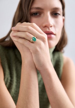 Yvonne Leon CHEVALIERE OVALE - Bague - yellow gold-coloured