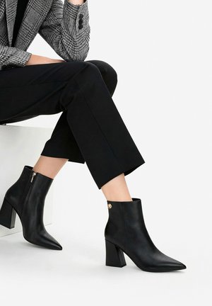 Nine West, NINE WEST ANKLE BOOTS WOMEN'S BLACK CEO-AIDA-01 - Støvletter - black