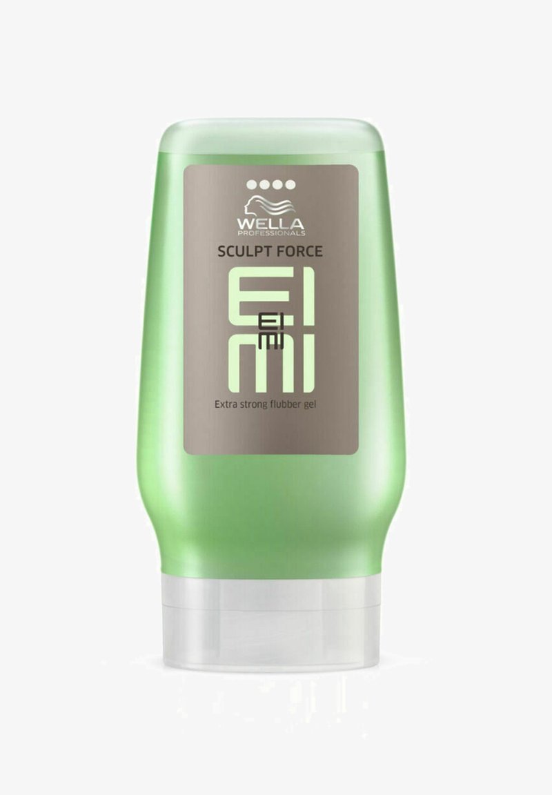 Groene plastic buis van Wella Professionals Sculpt Force, met een zilveren label met zwarte tekst, inclusief "Extra sterke flubbergel."