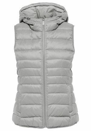 Grijze mouwloze gewatteerde bodywarmer met een capuchon, voorzien van een ritssluiting aan de voorkant en een doorgestikte textuur. Lichtgewicht materiaal met gestikte segmenten.