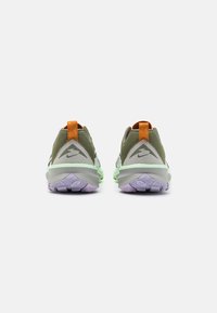 Nike Performance REACT TERRA KIGER 9 - Scarpe da trail running - medium olive/summit white/neutral olive/lilac bloom/light iron ore