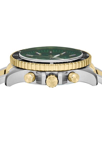 Orologio da uomo con quadrante verde, cassa in acciaio inossidabile e oro, lunetta fluted in oro e tre pulsanti laterali per le regolazioni.