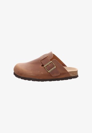 Braune Lederclogs mit runder Spitze, verstellbarem Metallverschluss und Korksohle; minimalistische Gestaltung und strukturierte Oberfläche.