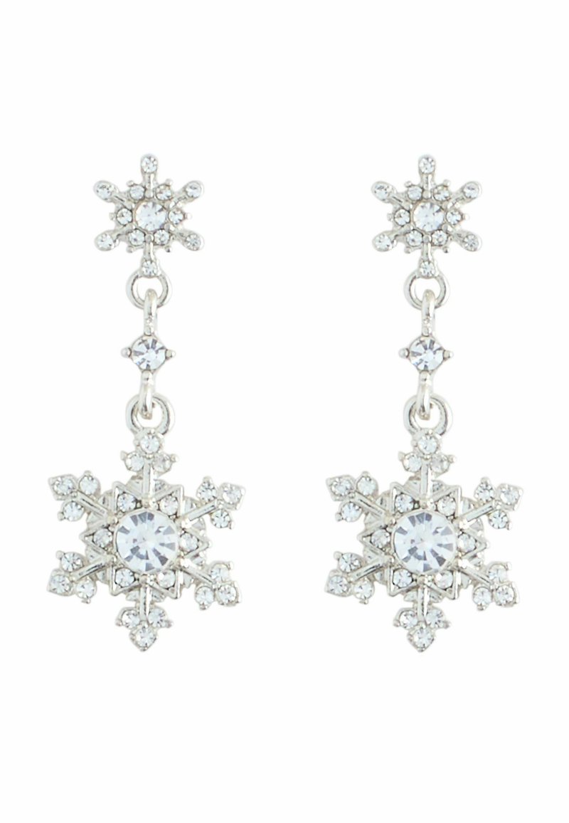 Pendientes en tono plateado con forma de copo de nieve, decorados con cristales claros, diseño intrincado con formas superpuestas y un patrón colgante.