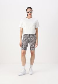 Noisy May NMPARLA SHORTS - Šortai - silver lining