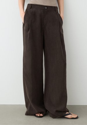 Massimo Dutti WIDE-LEG FLOWING TROUSERS WITH DARTS - Stoffhose - dark brown
