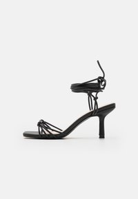 LUCKIE - Sandali - black