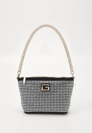 Zwarte handtas bedekt met strass-steentjes, met een gouden kettingband en een gouden Guess-logo plaatje aan de voorkant in het midden.