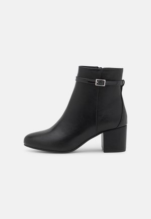 Stivaletti - black