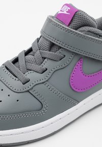 Nike Sportswear COURT BOROUGH 2 UNISEX - Sneakers - smoke grey/purple/watermelon/white