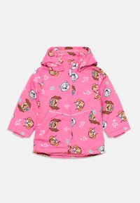 Veste à capuche rose ornée de visages de chiens de dessin animé et de cœurs, avec une fermeture éclair à l'avant et des poignets élastiques pour un ajustement et une chaleur personnalisables.