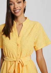 VILA KURZE ÄRMEL - Freizeitkleid - cornsilk