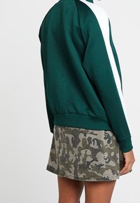 Puma Chaqueta de entrenamiento - dark green