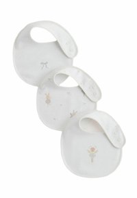 Set med tre babyhaklappar, vita i bomull med tryckknappar, med ljusa pastellmönster av rosetter, kaniner och en björn med vingar. Mjuk textur.