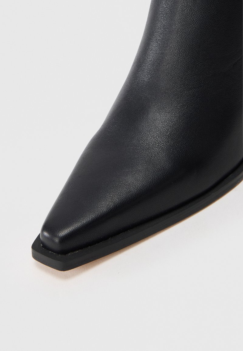 Chaussons Steve Madden En Daim Noir Talons Aiguilles 7.5 - Bout Ouvert, Occasion