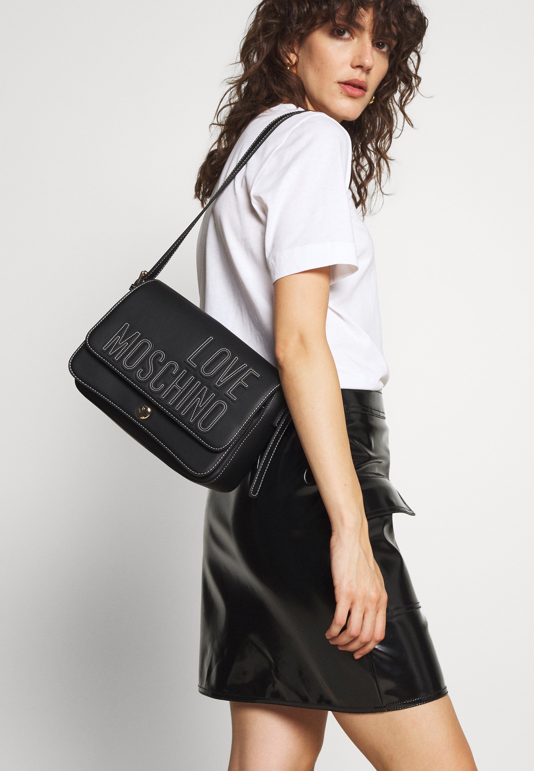 Love Moschino LOGO SHOULDER - Borsa a tracolla - nero - Zalando.it