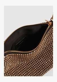 No seleccionado, gold