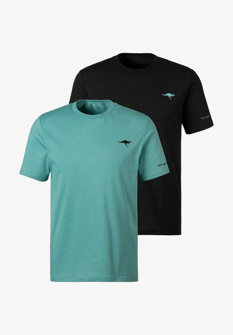 Zwei T-Shirts: eines in Türkis, das andere in Schwarz. Beide haben einen runden Halsauschnitt und kurze Ärmel. Ein Känguru-Logo ist auf der Brust jedes Shirts gedruckt.