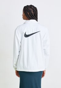Nike Sportswear Nyári dzseki - white/black