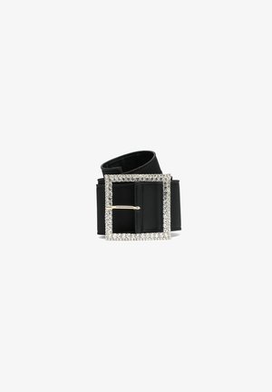 Zwarte riem van gladde stof met een grote vierkante gespsluiting versierd met rhinestones en een gouden gesp voor het vastmaken.