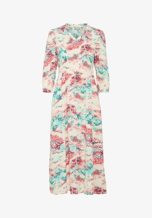 Ilgas, gėlių raštuotas suknelė su šviesiu fonu ir raudonais bei turkio spalvos motyvais, trijų ketvirtadalių rankovėmis ir V formos iškirpte.