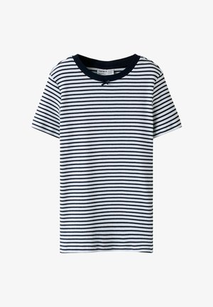 Korte mouwen, ronde hals t-shirt met een wit en marineblauw horizontaal streepjespatroon, gemaakt van ribbelstof met een klein strikaccent op de halslijn.