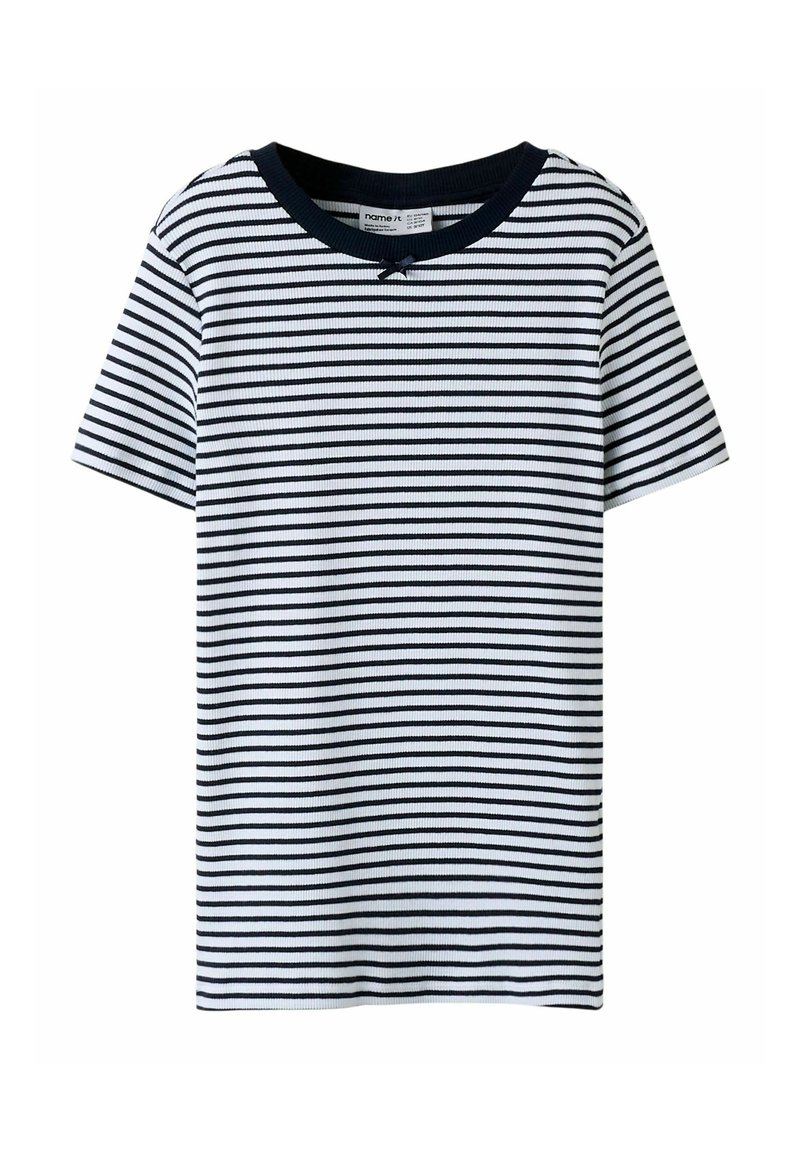 Camiseta de manga corta y cuello redondo que presenta un patrón de rayas horizontales en blanco y azul marino, fabricada en tejido acanalado con un pequeño lazo decorativo en el escote.