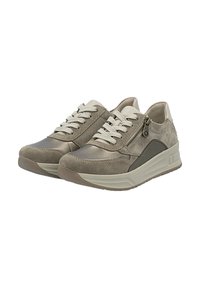 Baskets décontractées taupe et beige avec lacets et fermeture éclair sur le côté, semelle rembourrée et textures en cuir suédé et cuir mélangées.