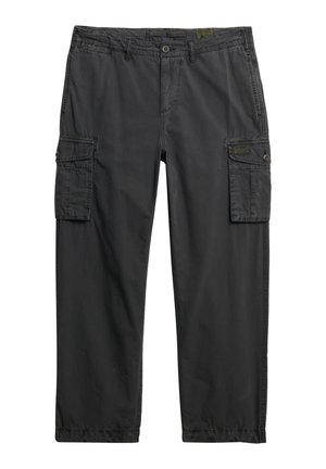 Pantaloni cargo neri, realizzati in materiale misto cotone. Presentano più tasche laterali, chiusura frontale con bottone e design a gamba dritta.