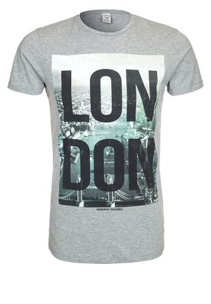 Szara bawełniana koszulka z dużym czarno-białym napisem "LONDON" oraz kolażem zdjęć miasta poniżej. Krótkie rękawy, okrągły dekolt.